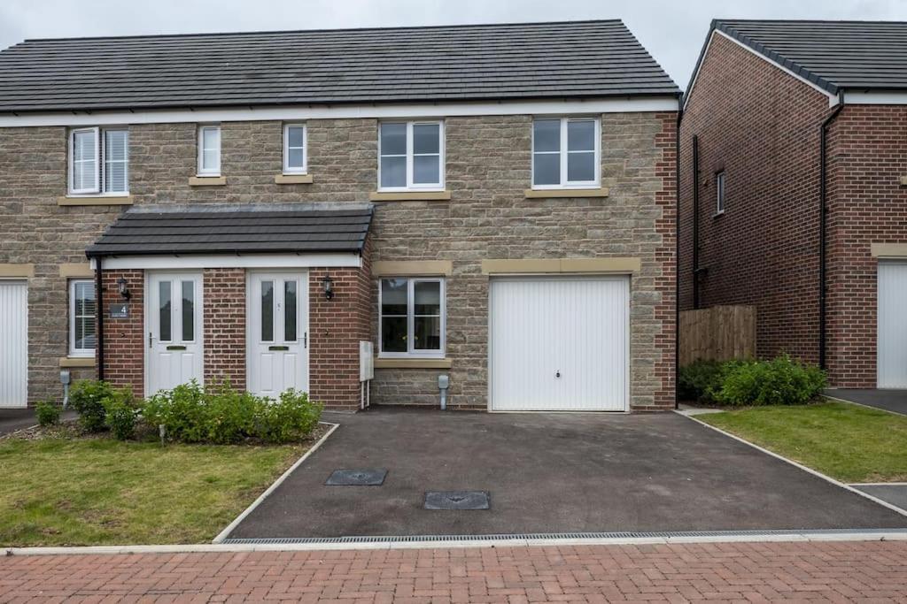 Cosy 3 Bed Near Beaches, Cardiff & Brecon Beacons Coity Exterior foto